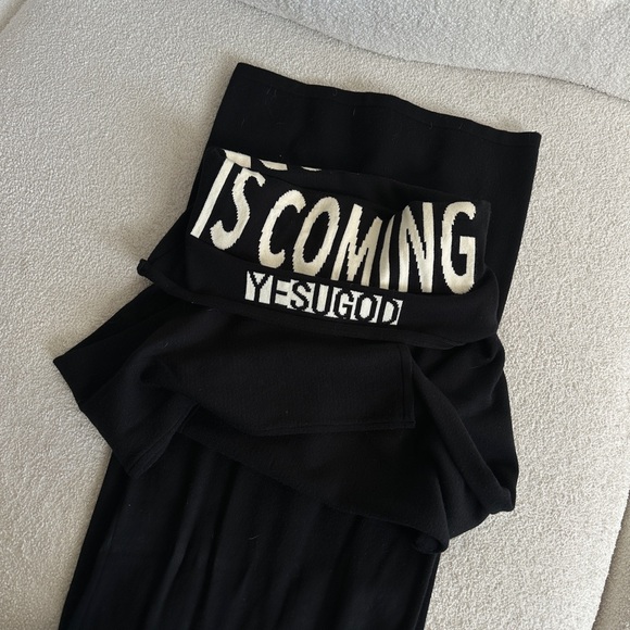 The Lord is Coming sweater dress, off shoulder - Picture 3 of 5